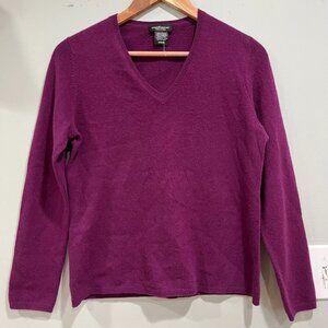 Cashmere Womens‎ Sz M Purple Ribbed V Neck Pullover Knit Sweater Long Sleeves